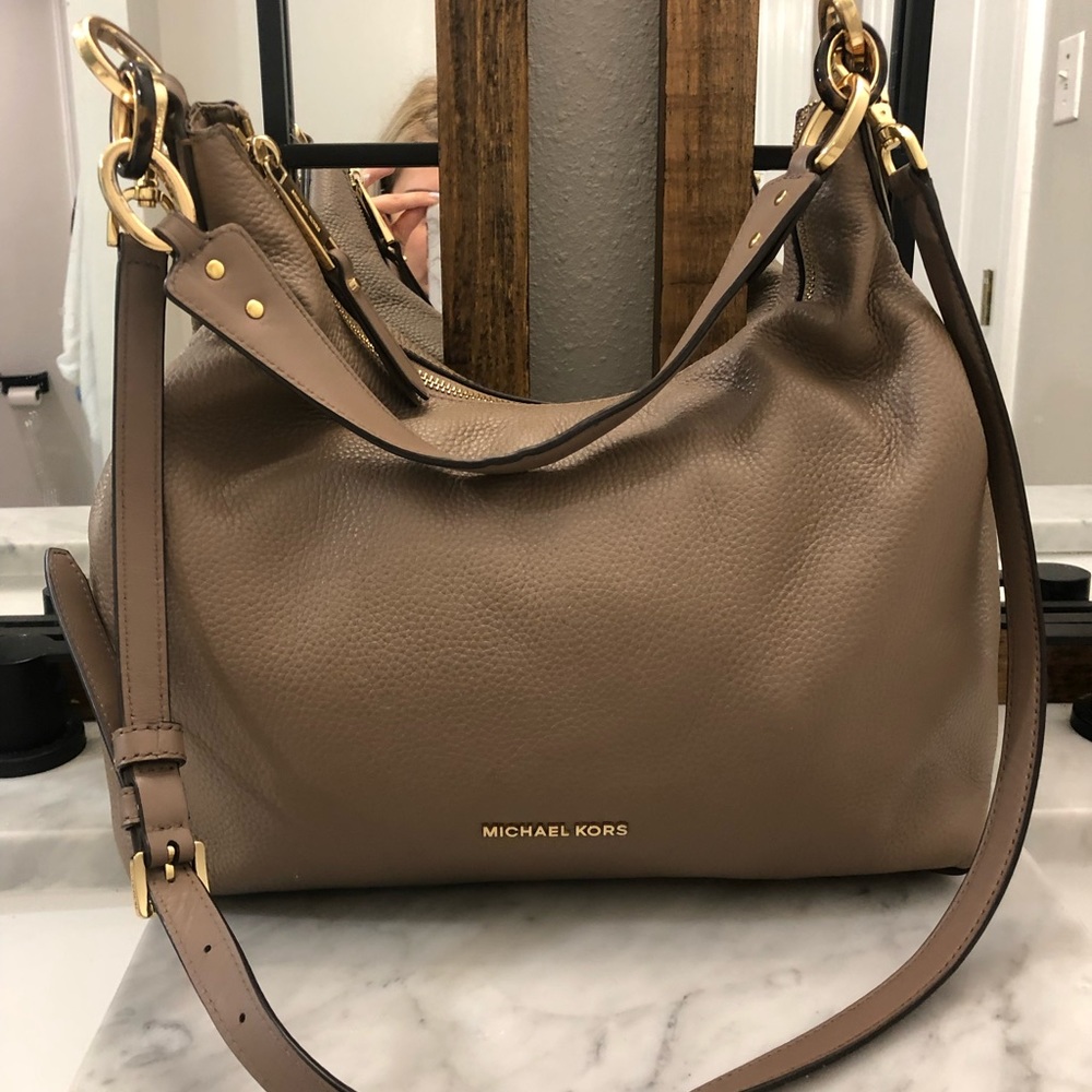 Micheal Kors Purse
